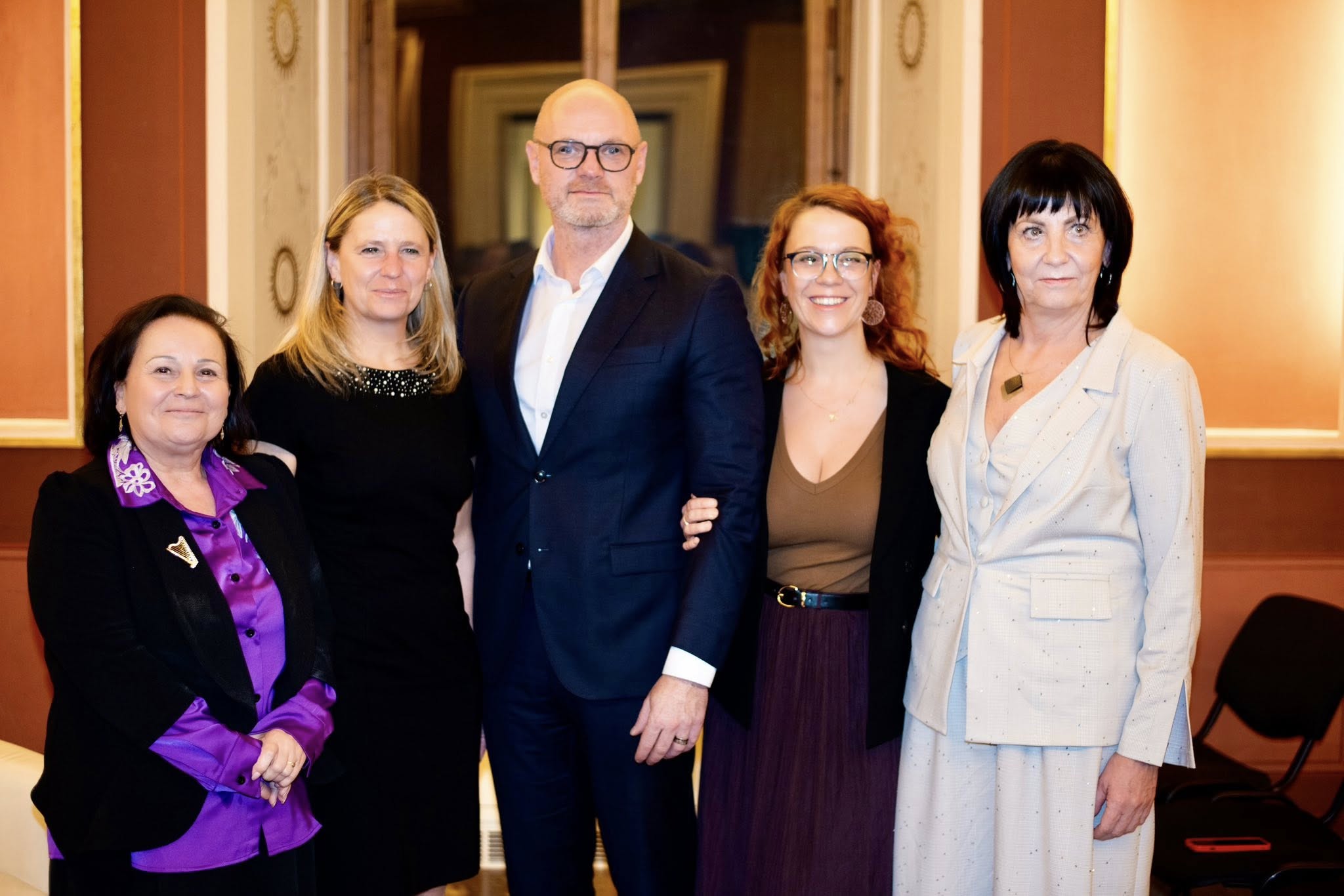 Studenti KJD vystoupili na slavnostní akci Příběh medaile v Gröbeho vile