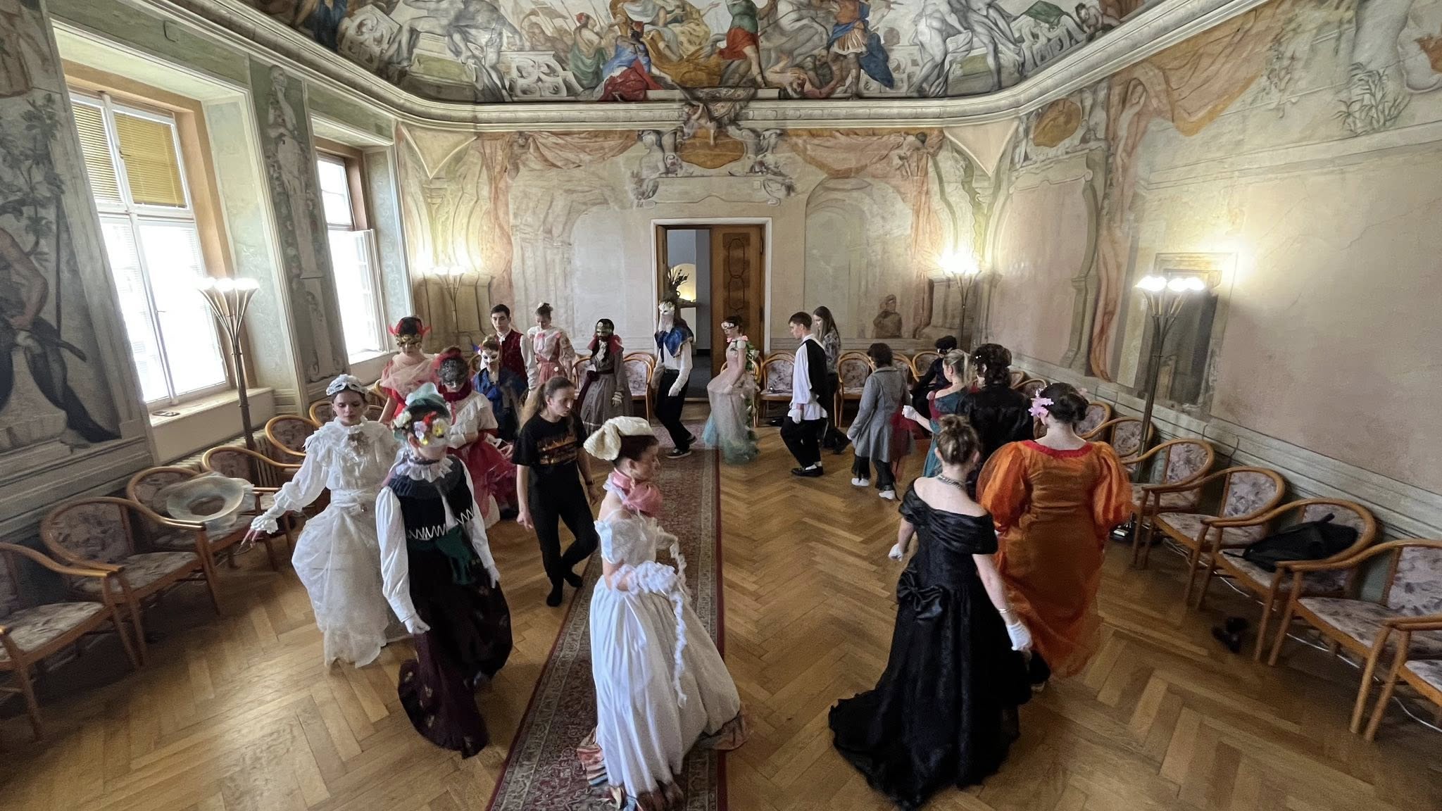 Studenti KJD se ponořili do atmosféry Benátského karnevalu